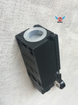  OMRON LIMIT SWITCH D4NA-412G	